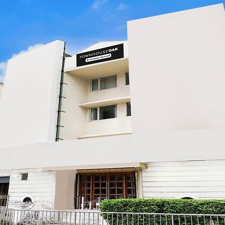 Hotel Super Townhouse Oak Vashi Turambhe Esterno foto