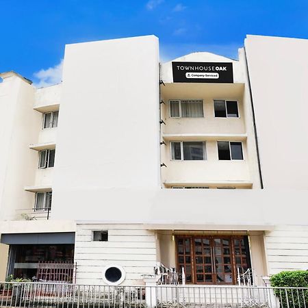 Hotel Super Townhouse Oak Vashi Turambhe Esterno foto