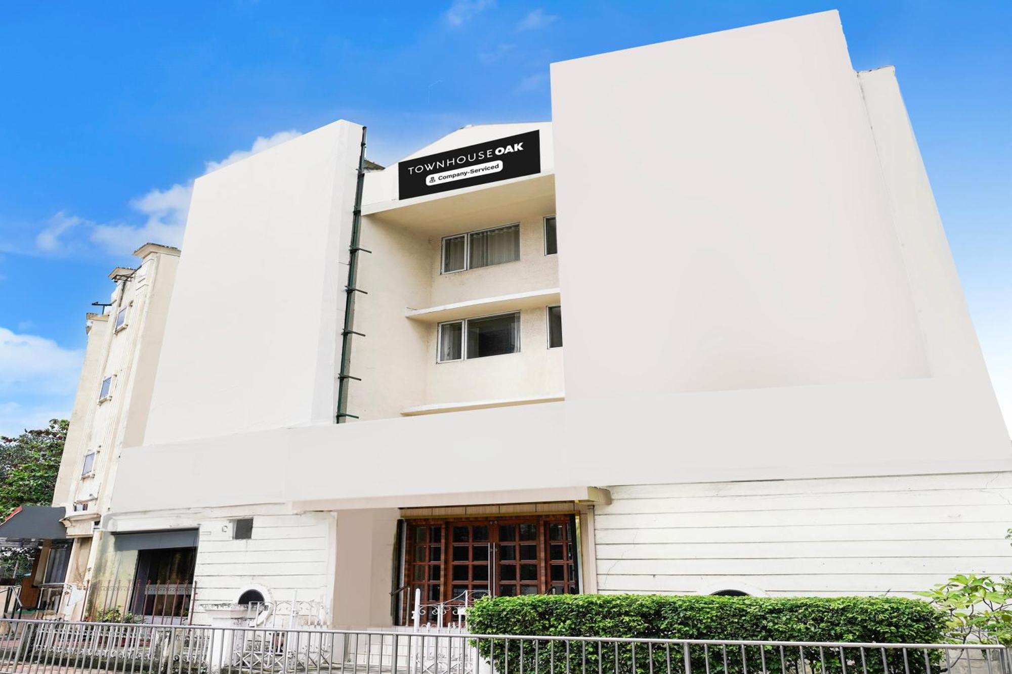 Hotel Super Townhouse Oak Vashi Turambhe Esterno foto