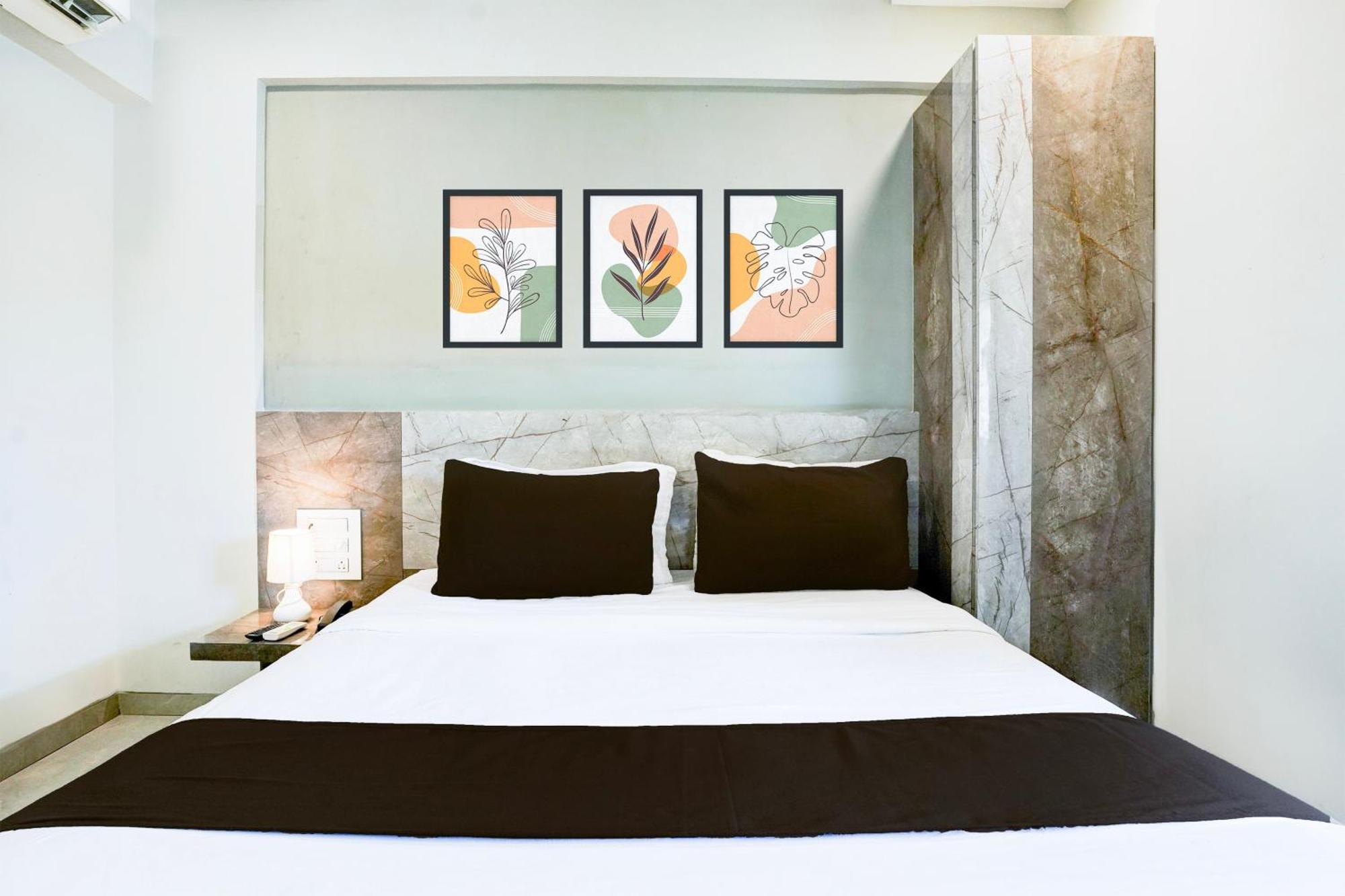 Hotel Super Townhouse Oak Vashi Turambhe Esterno foto